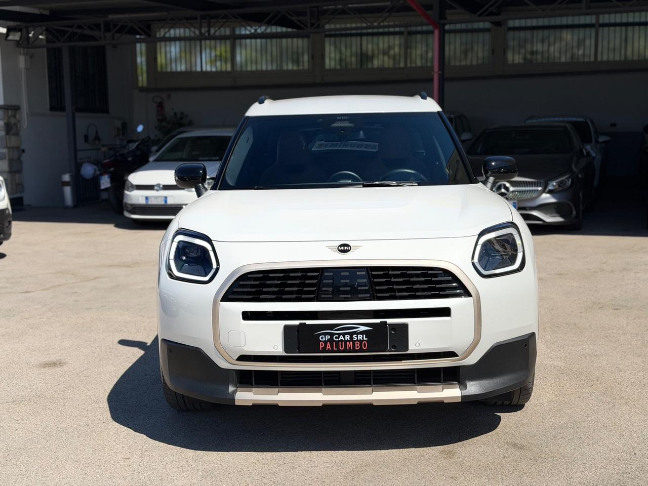 Mini Countryman Favoured 1.5 benzina/hybrida COME NUOVA