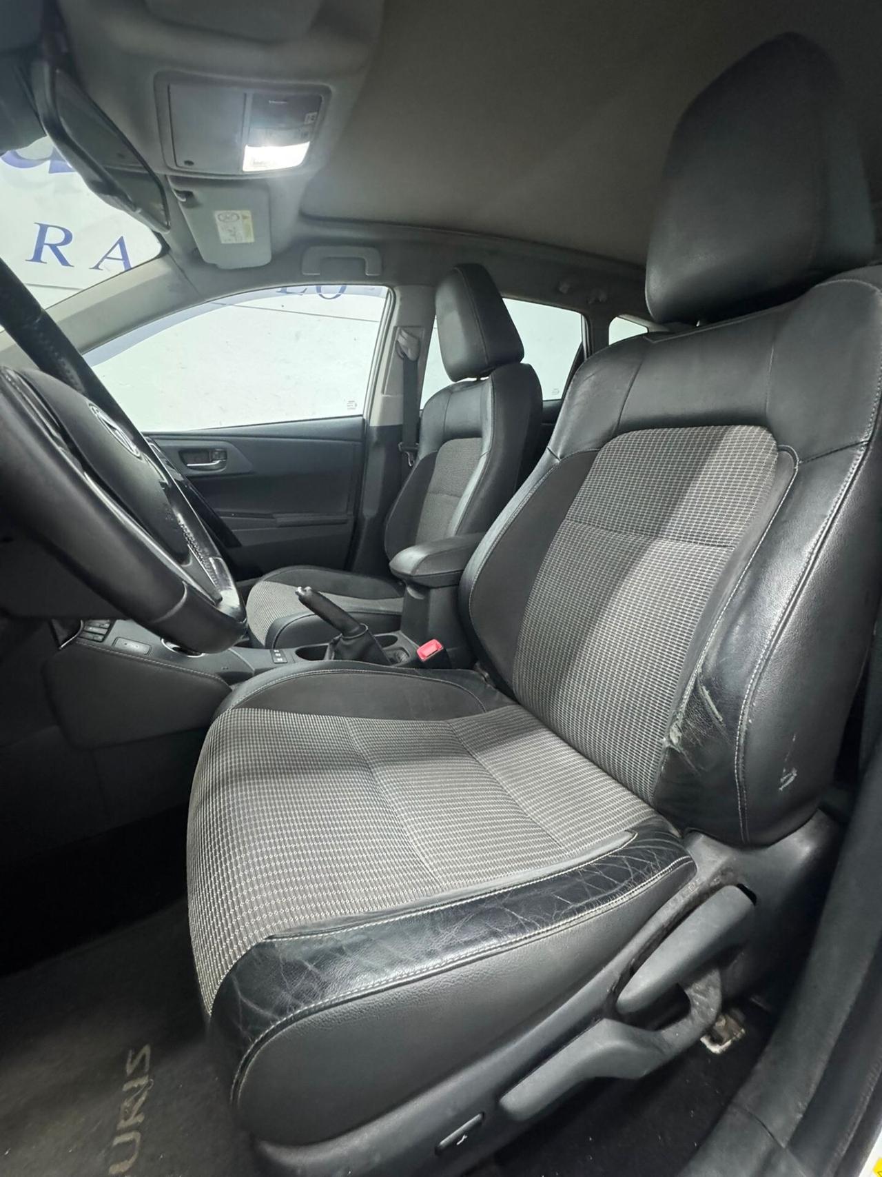 Toyota Auris Touring Sports 1.8 Hybrid Active Plus