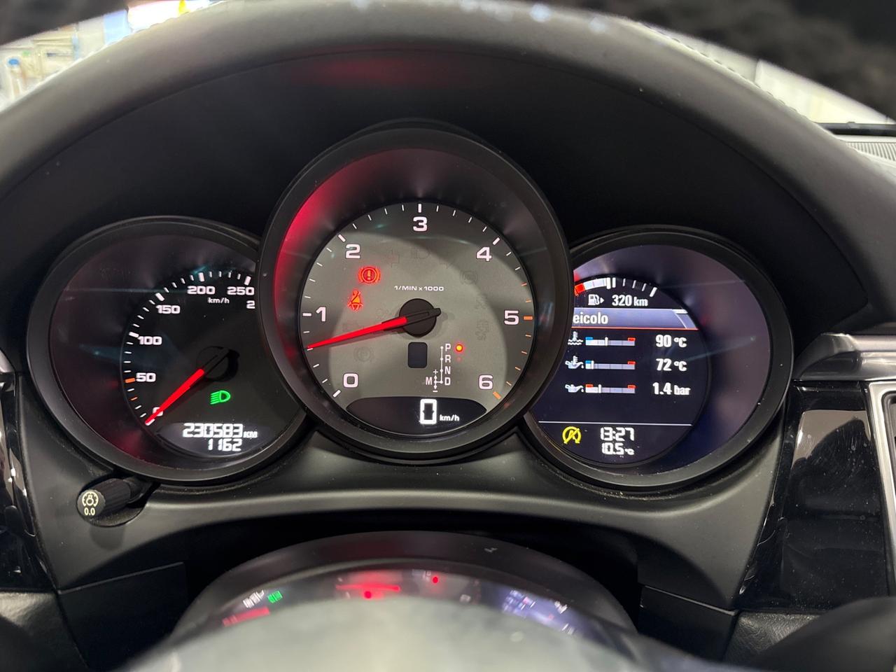 Porsche Macan 3.0 full optional