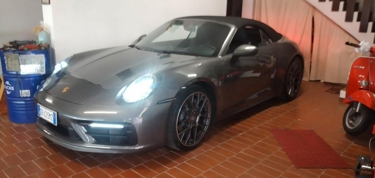 Porsche 911 Carrera Cabriolet