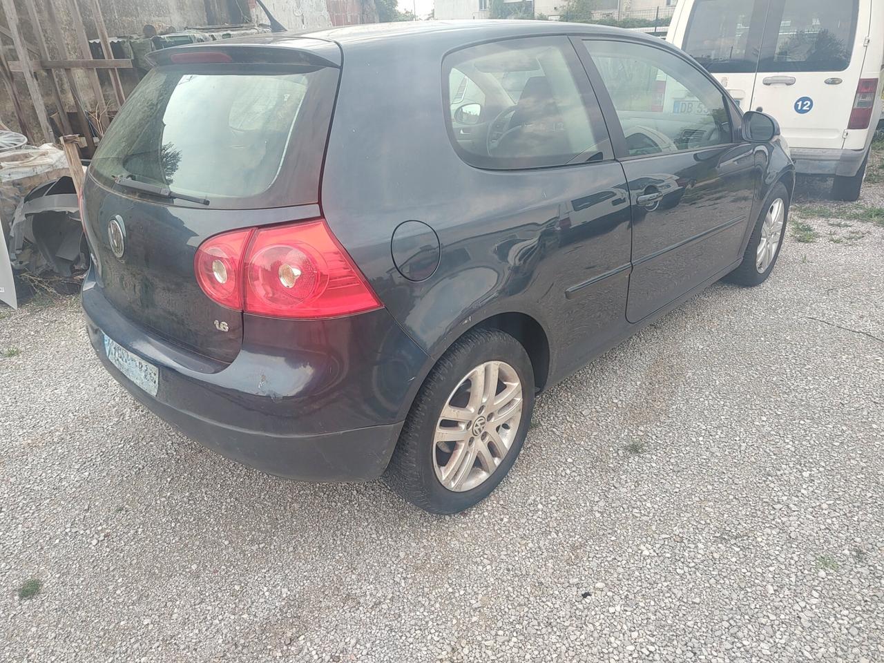 Volkswagen Golf 1.6 16V FSI 3p. Comfortline