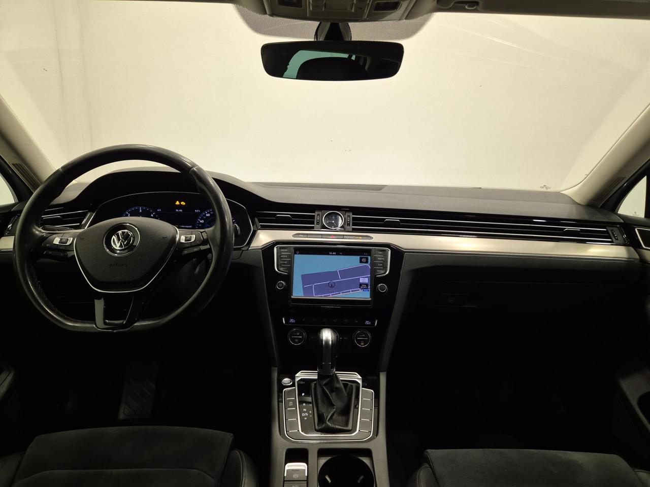 Volkswagen Passat Variant 2.0 tdi Highline 150cv dsg - ACC/Lim - Carplay - Sens. Park.