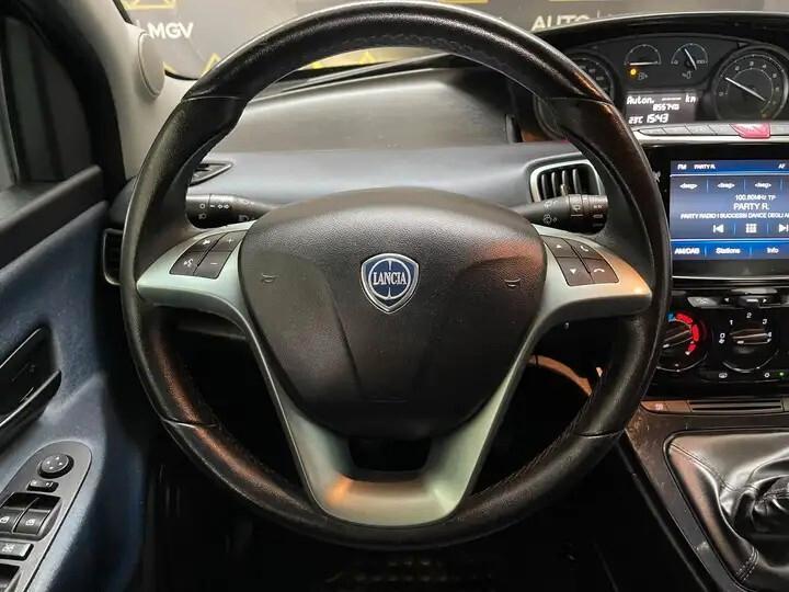 Lancia Ypsilon 1.0 FireFly 5 porte S&S Hybrid Gold