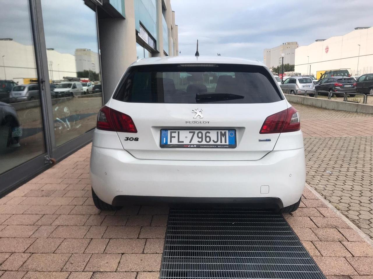 Peugeot 308 BlueHDi 120 S&S Business