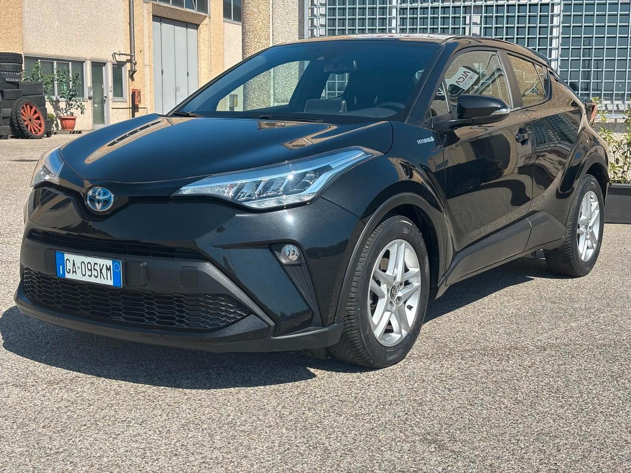 Toyota C-HR 1.8 Hybrid E-CVT Business