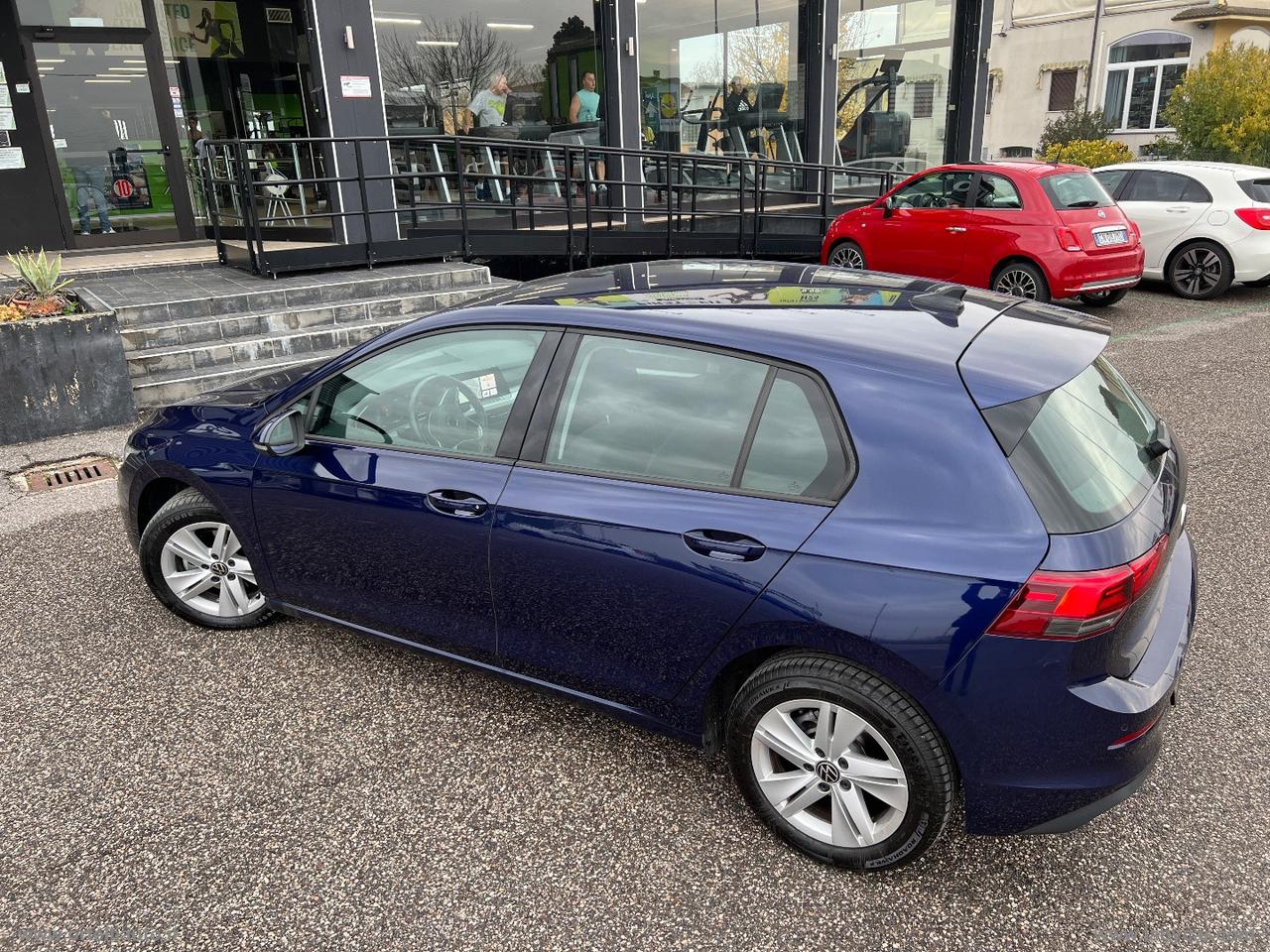 VOLKSWAGEN Golf 2.0 TDI DSG SCR Life IVA DEDUCIBILE