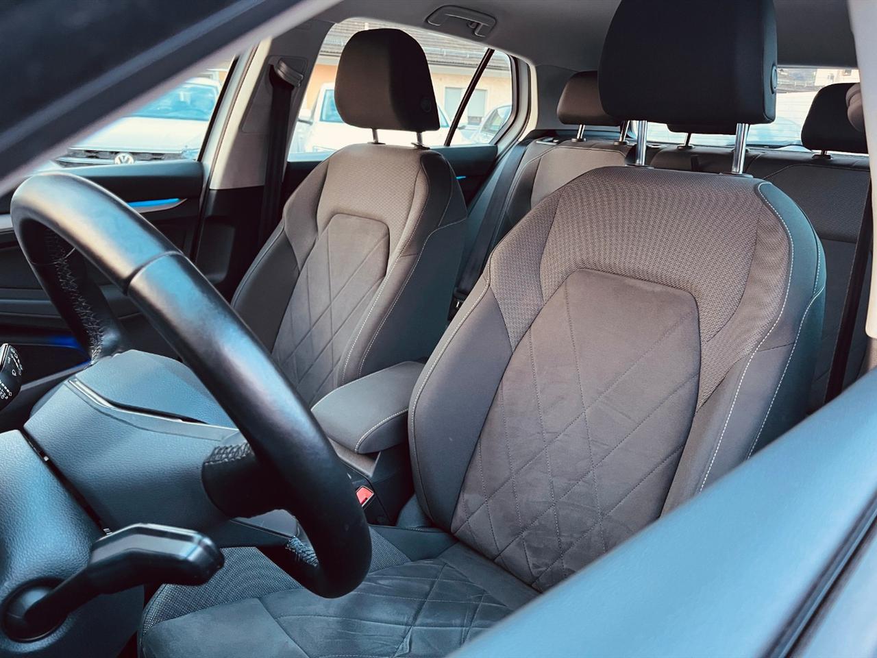 Volkswagen Golf 1.5 tsi evo life 130cv