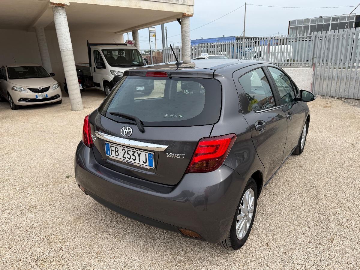 TOYOTA - Yaris - 1.4 D-4D 5p. Lounge MY 16 ; Adatta ai Neopatentati