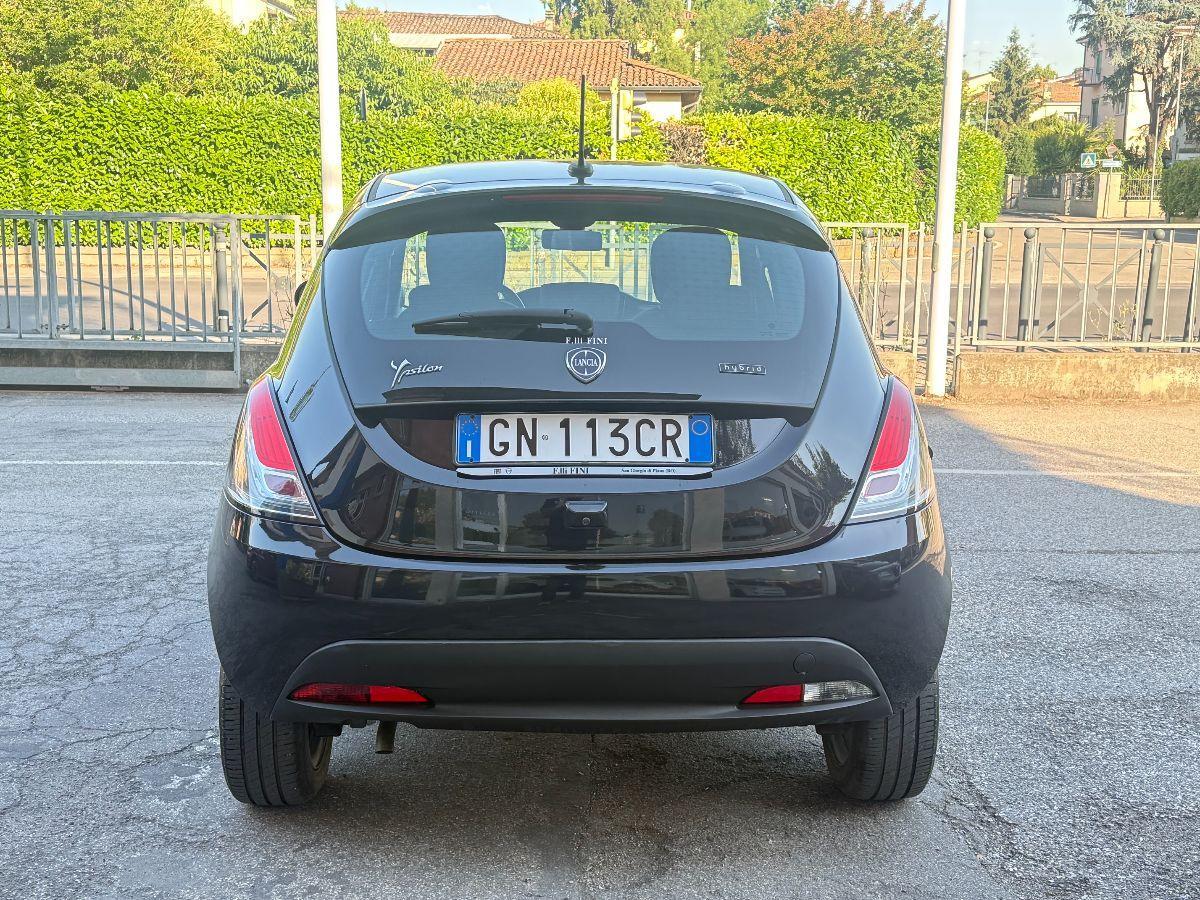 LANCIA - Ypsilon - 1.0 FireFly 5p.S&S Hyb. Platino