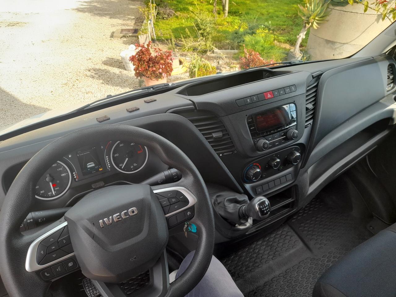 Iveco Daily 35c14 con cassa mobili anno 2021