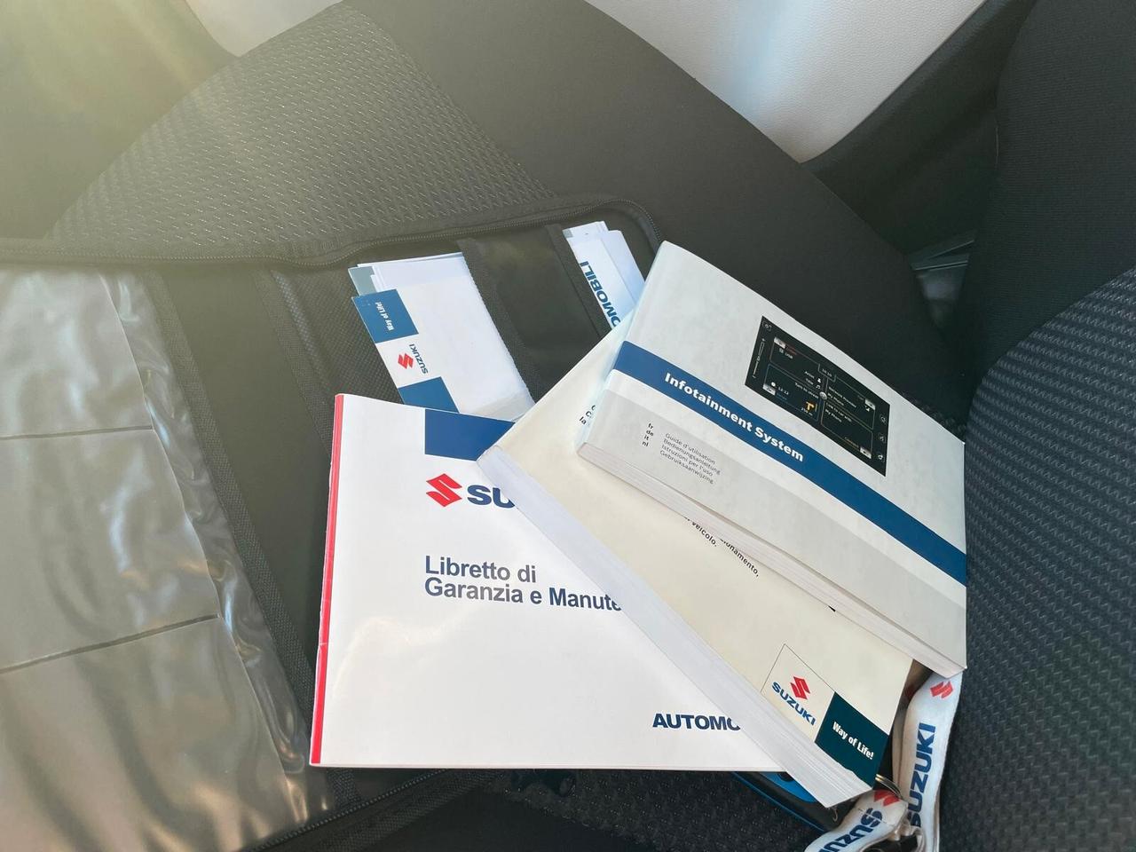 Suzuki Ignis 1.2 Dualjet Top