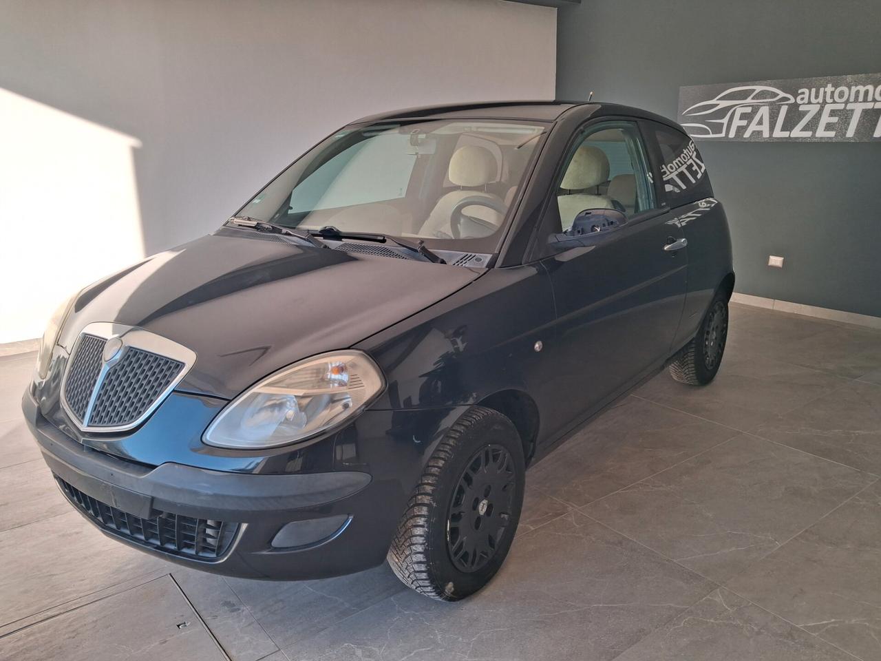 Lancia Ypsilon 1.2 tenuta maniacale