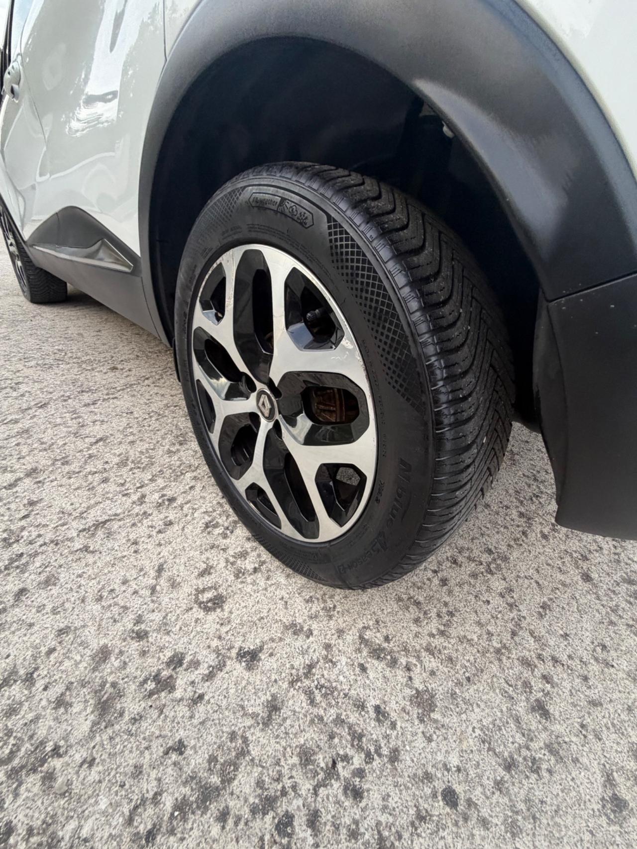 Renault Captur dCi 8V 90 CV EDC Initiale Paris