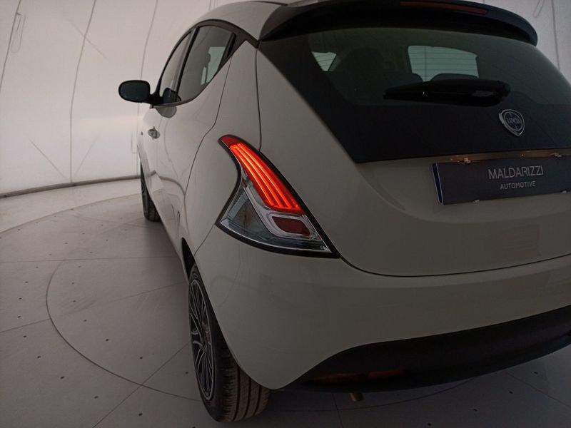 Lancia Ypsilon III 2021 1.0 firefly hybrid Silver s&s 70cv 5p.ti