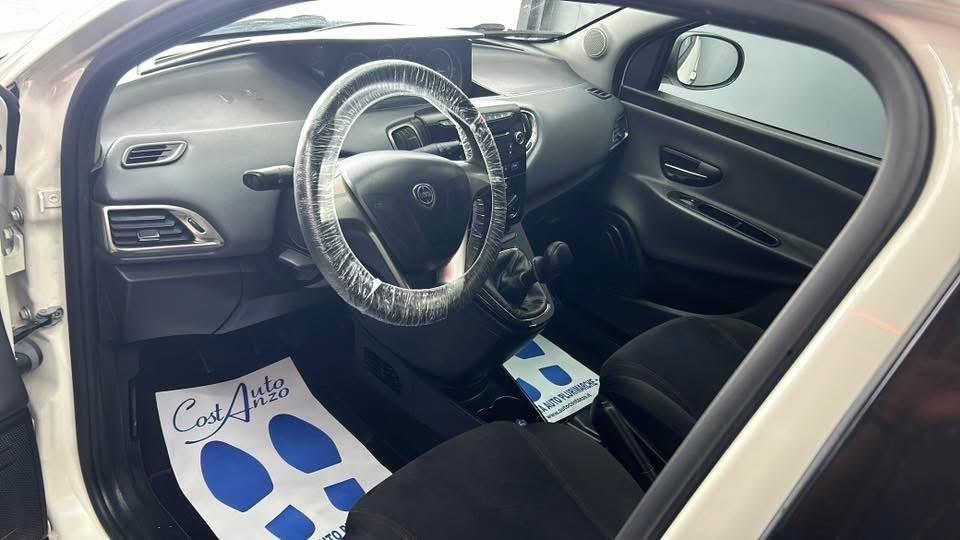 Lancia Ypsilon 0.9 TwinAir 85cv Ecochic Gold 2014