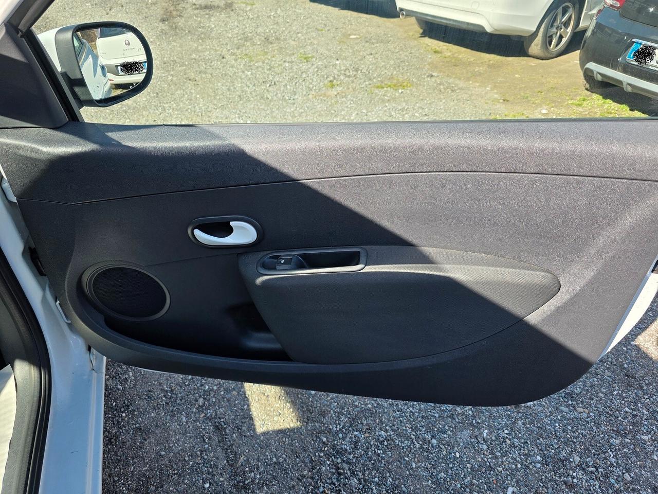 Renault Clio 1.2 16V Yahoo!