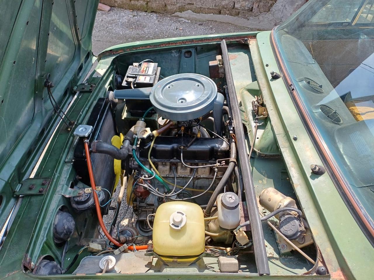 Fiat 124 Special berlina da restauro