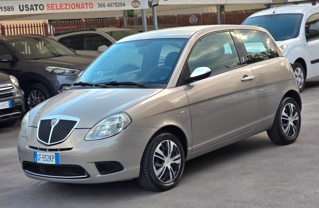 Lancia Ypsilon 1.2 Argento