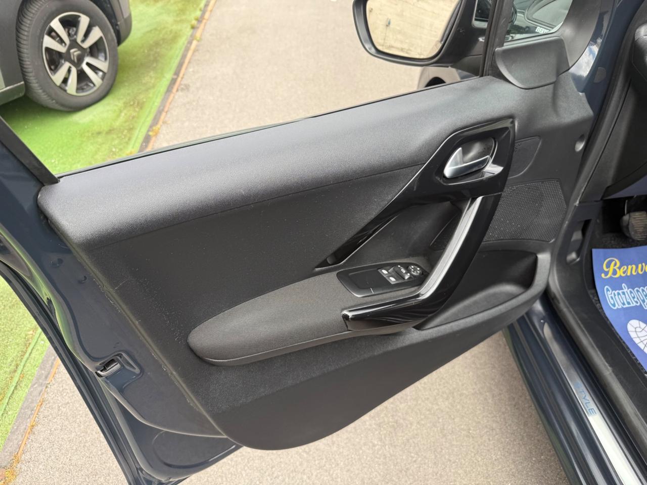 Peugeot 208 1.2benzina 5 porte Style - 2018