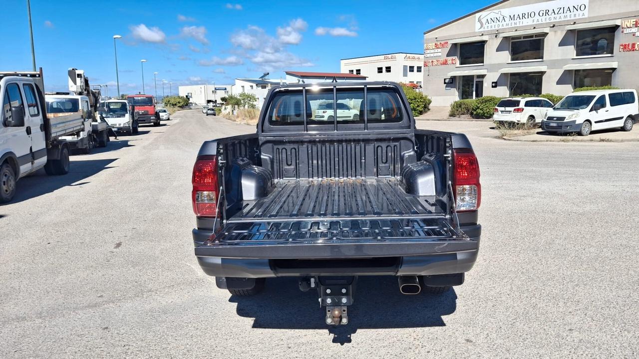 Toyota Hilux 2.4 D-4D 4WD 2 porte Extra Cab Comfort