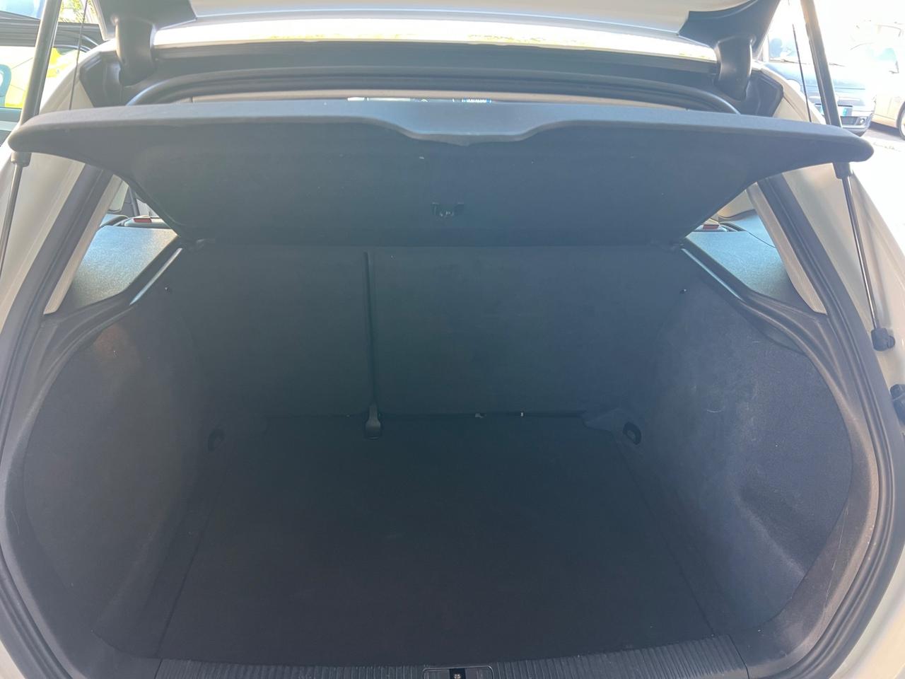 Audi A3 SPB 1.6 TDI 105 CV CR Attraction