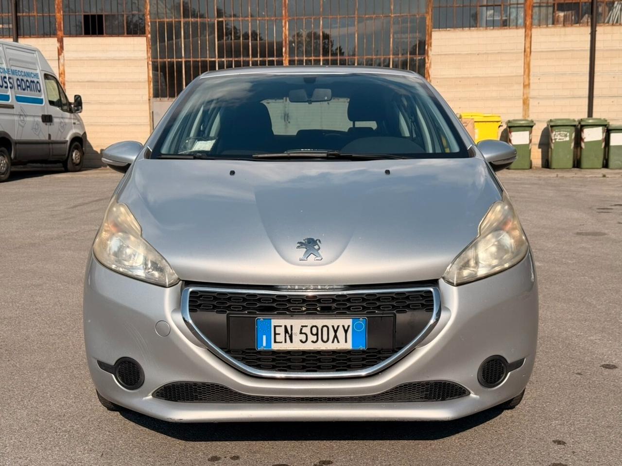 Peugeot 208 1.4 HDi 68 CV 5 porte Allure