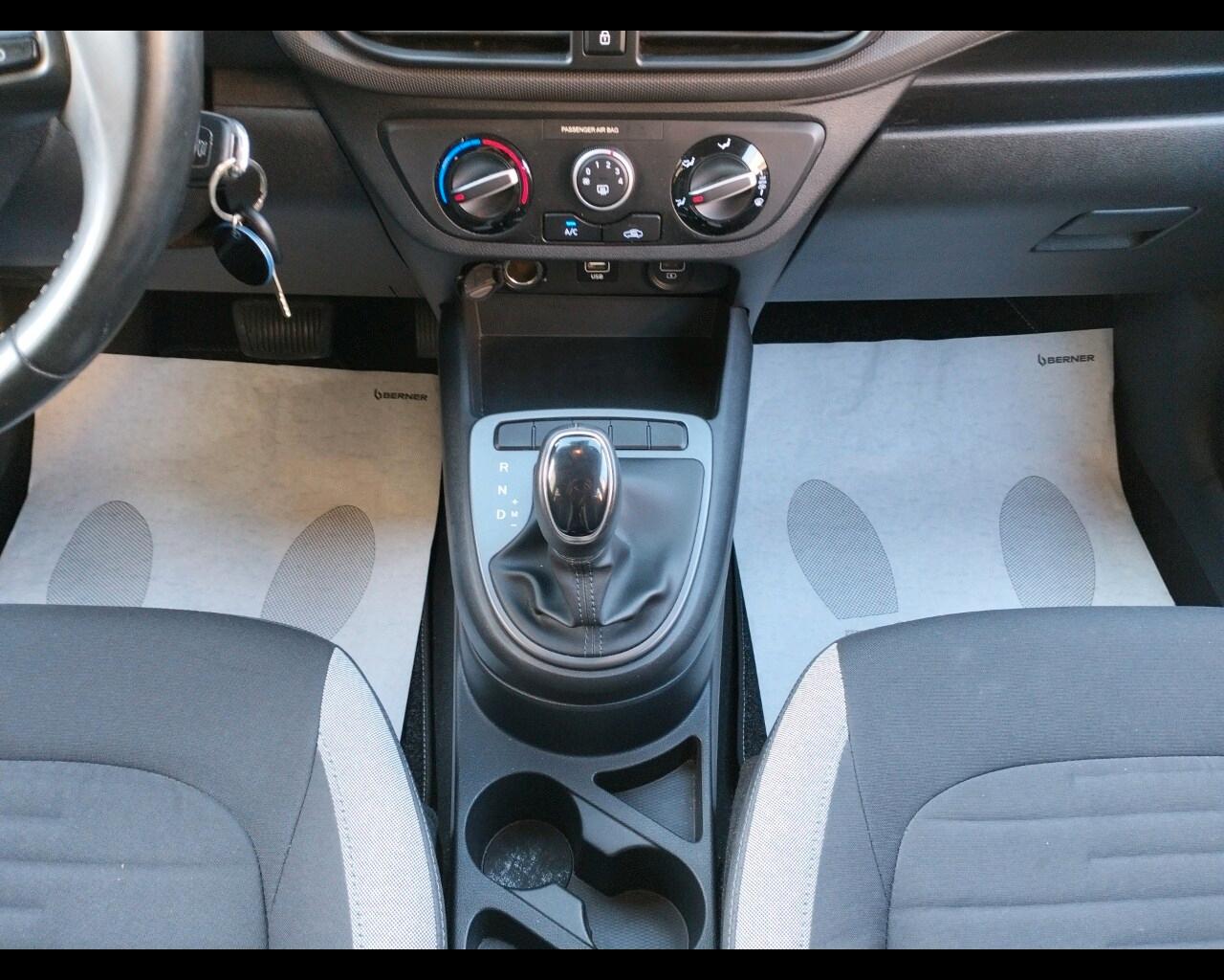 HYUNDAI i10 3ª serie i10 1.0 MPI AT Tech