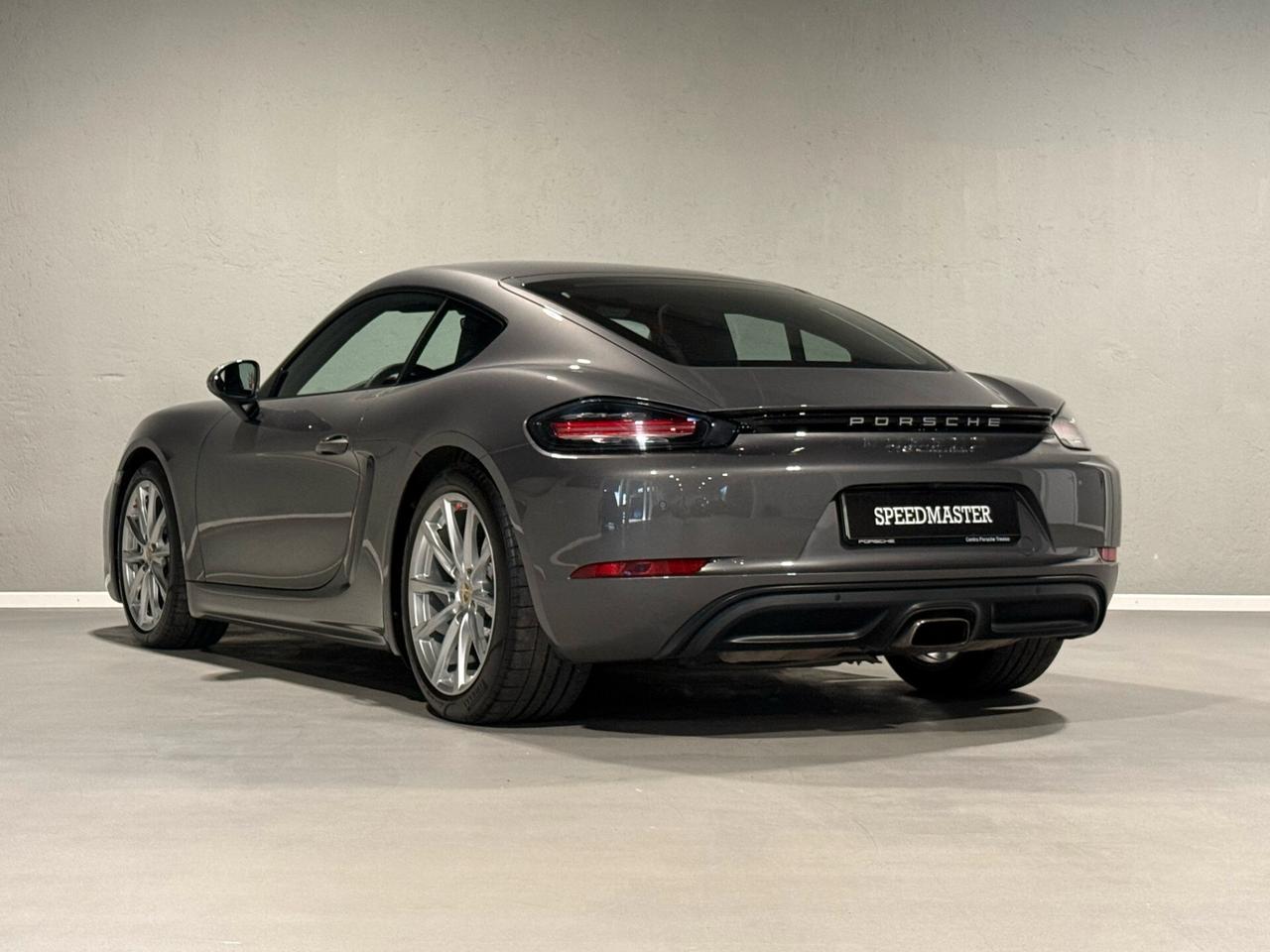 Porsche Cayman 718 PDK