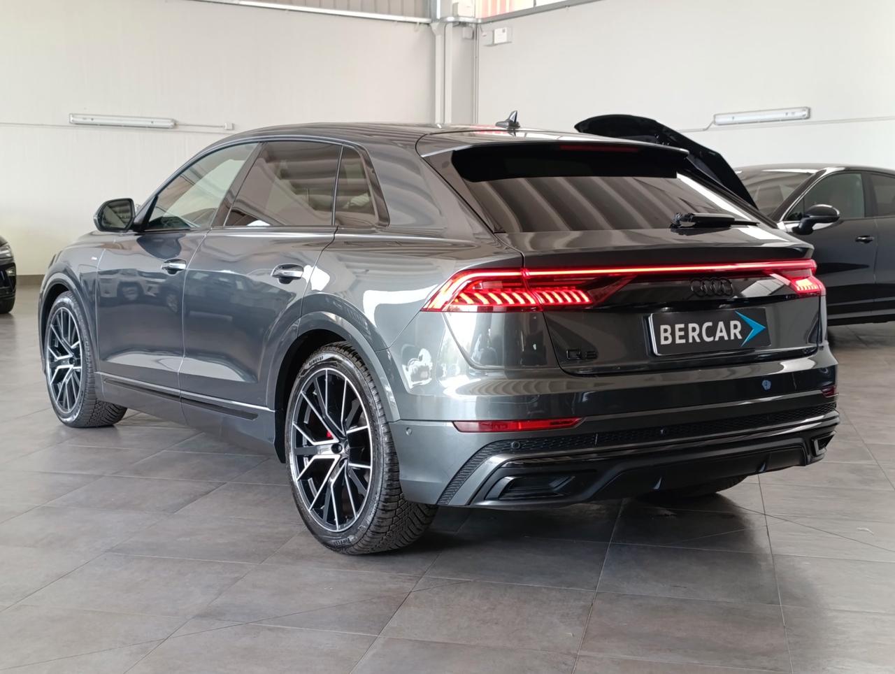 Audi Q8 55 3.0 tfsi mhev Sport quattro tiptronic
