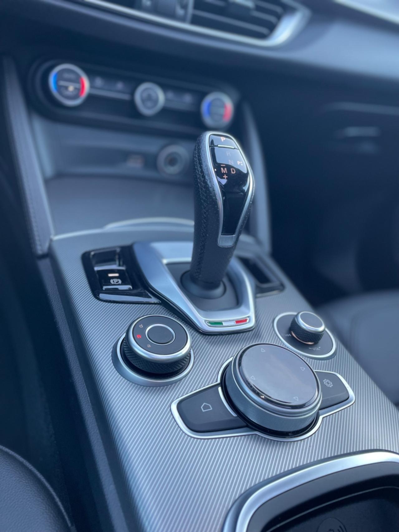 Alfa Romeo Stelvio 2.2 Turbodiesel 190 CV AT8 Q4 TETTUCCIO