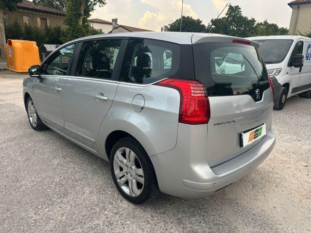 PEUGEOT 5008 7 posti ! 1.6 HDi 110CV Tecno