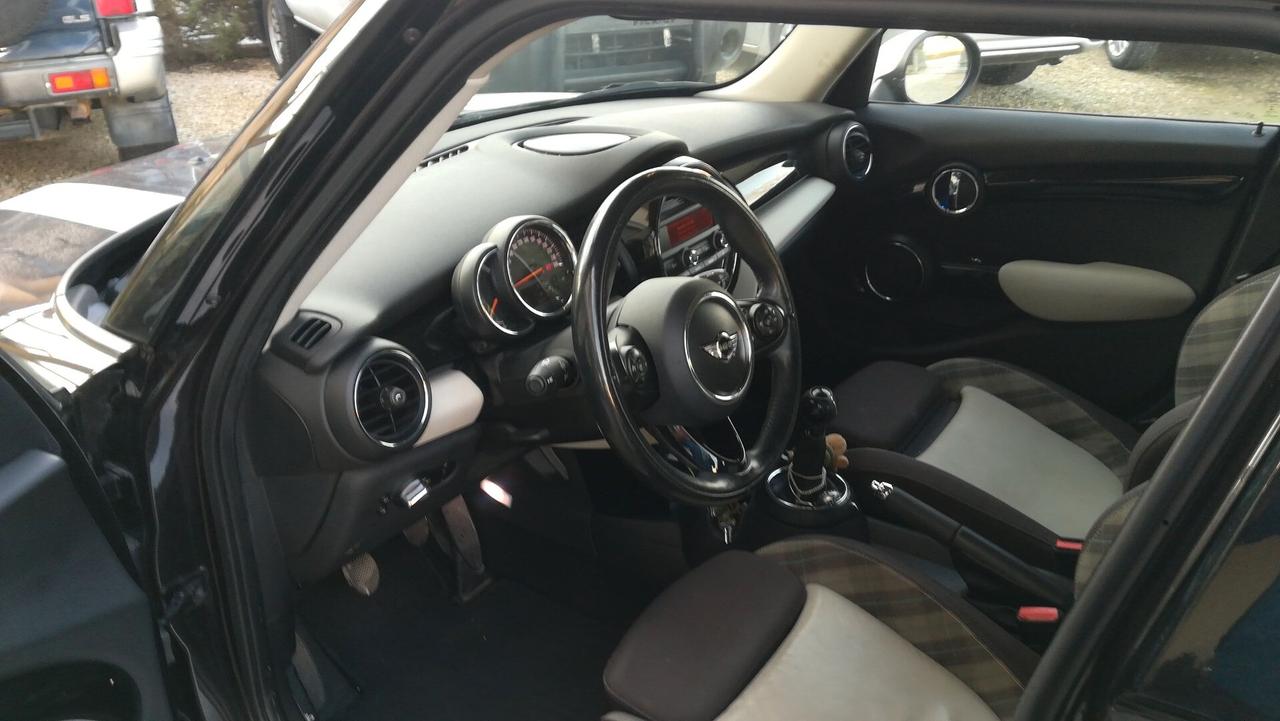 Mini 1.5 Cooper D 5 porte