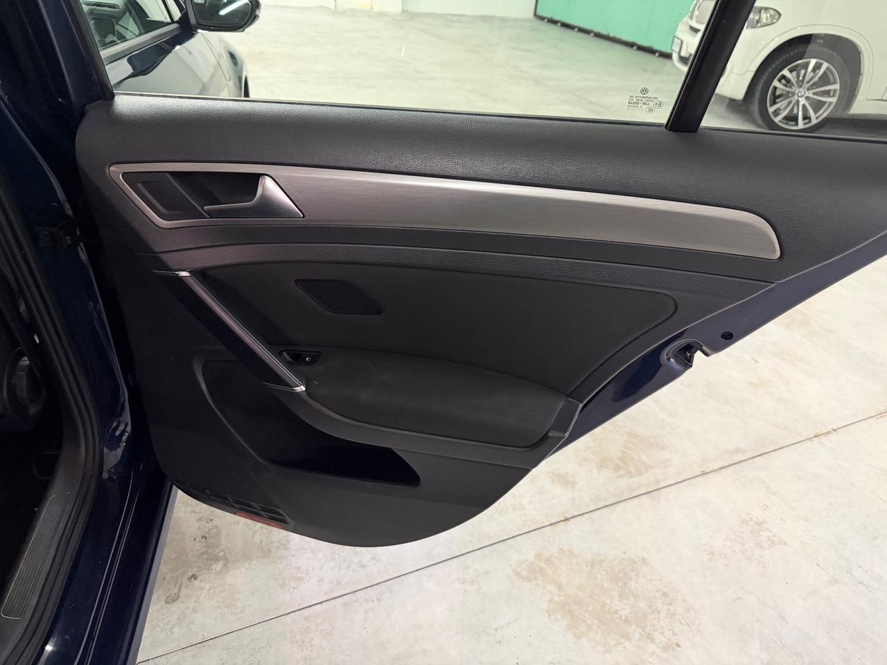 Volkswagen Golf Variant 1.6 TDI 105 CV DSG Comfortline BlueMotion Tech.