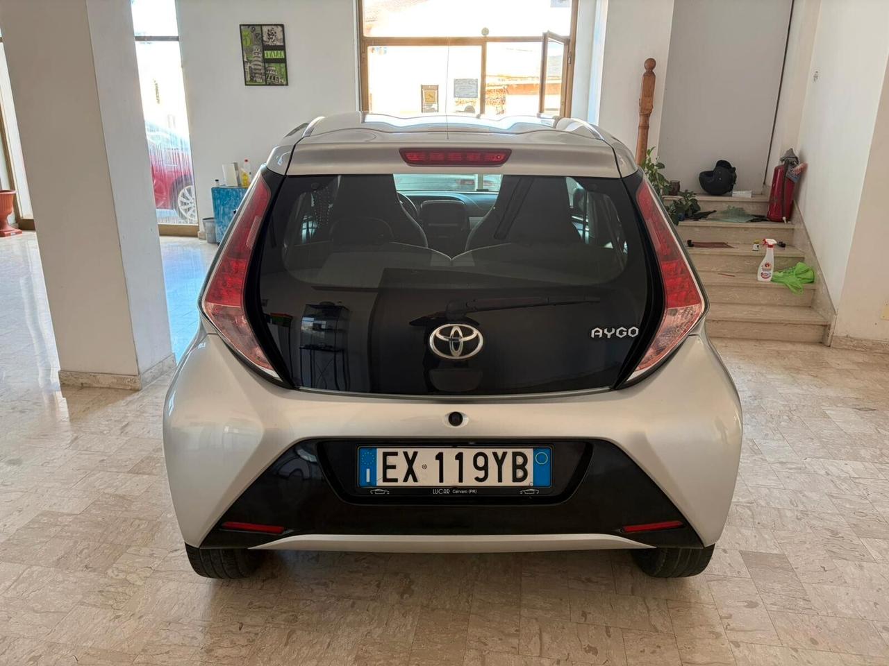 TOYOTA AYGO 1.0 5P X-PLAY "UN GIOIELLINO"