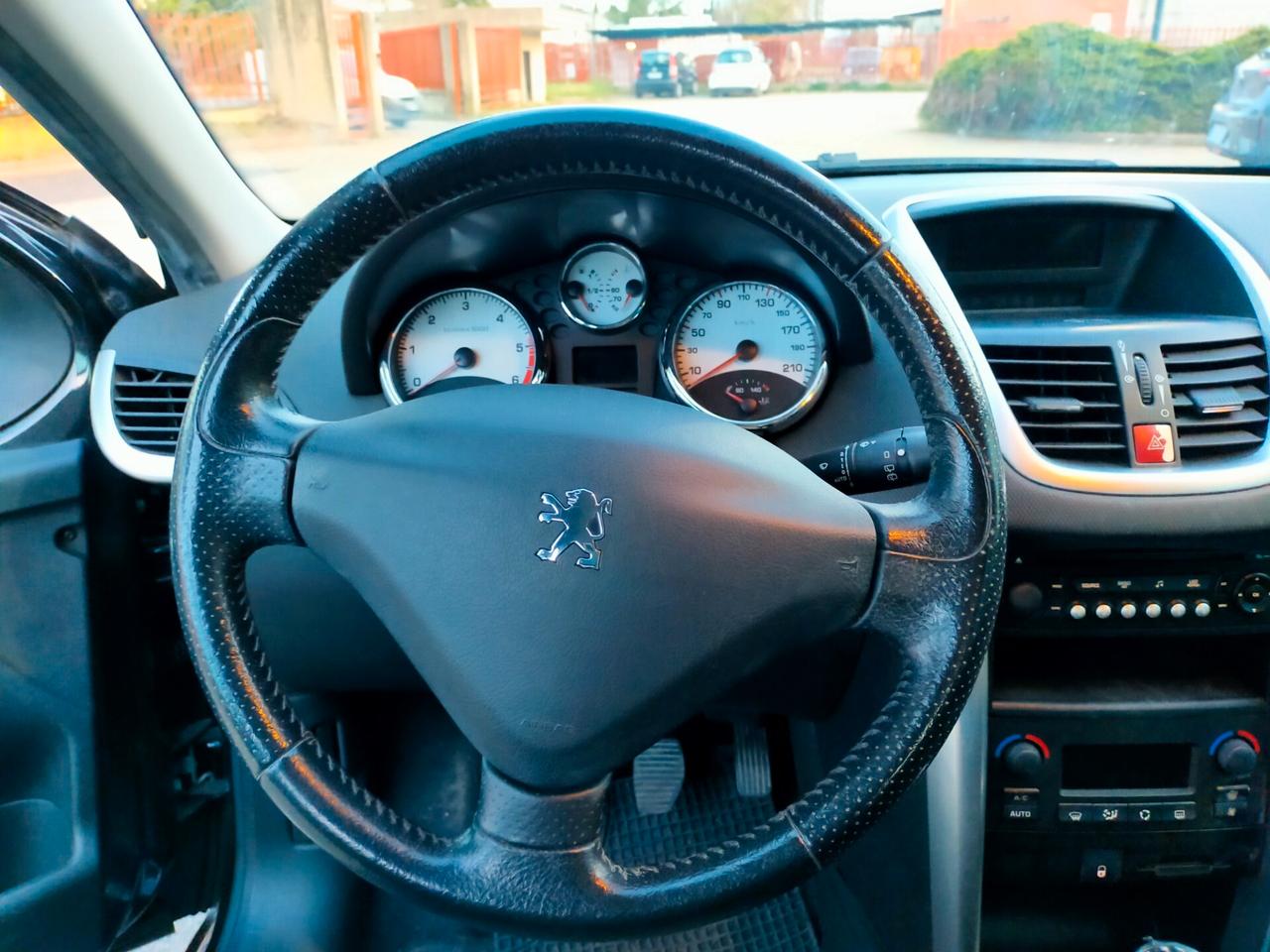 Peugeot 207 1.6 hdi XS 5p adatta per neopatentati