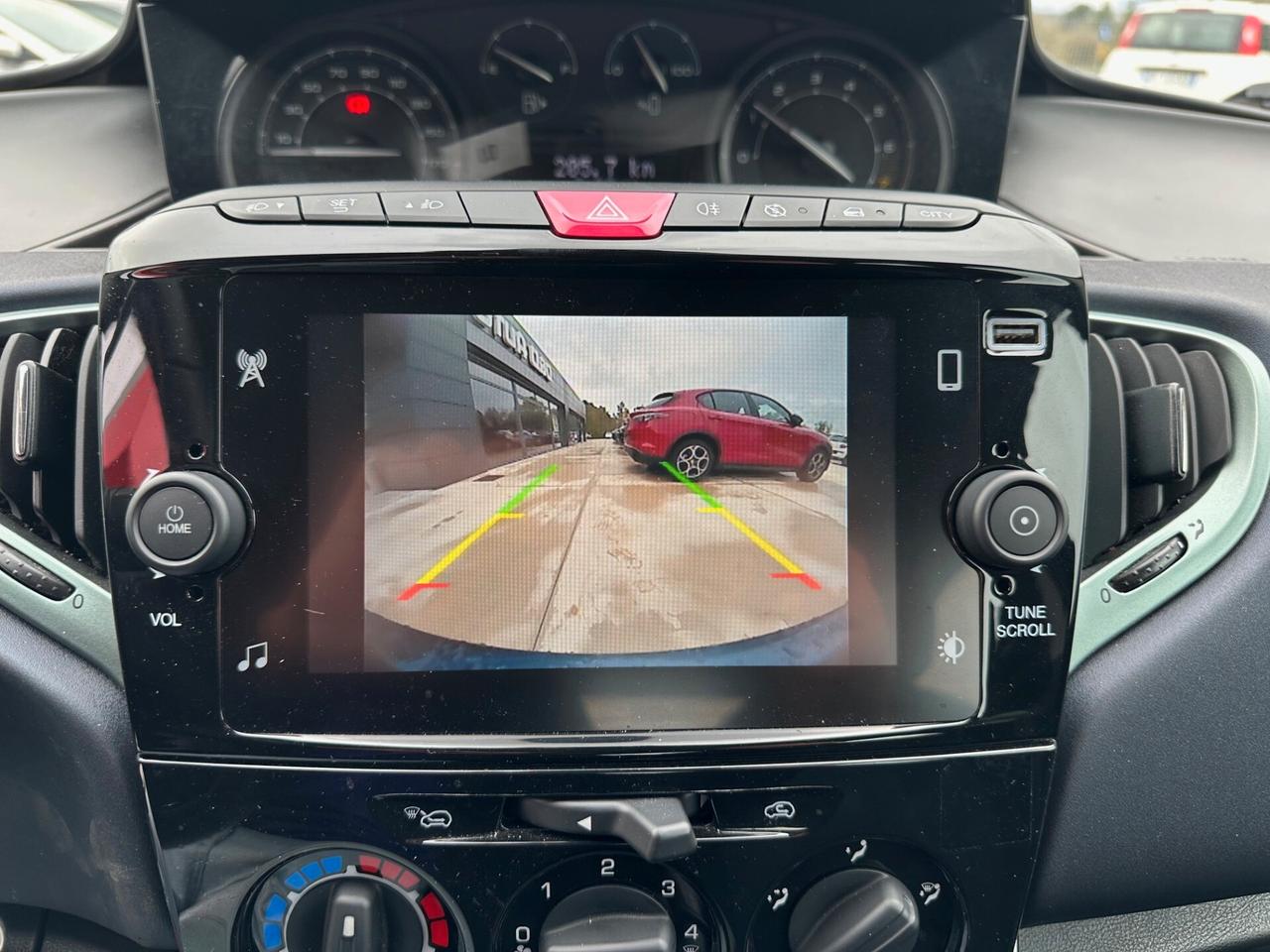 Lancia Ypsilon 1.0 Hybrid Platino full optional