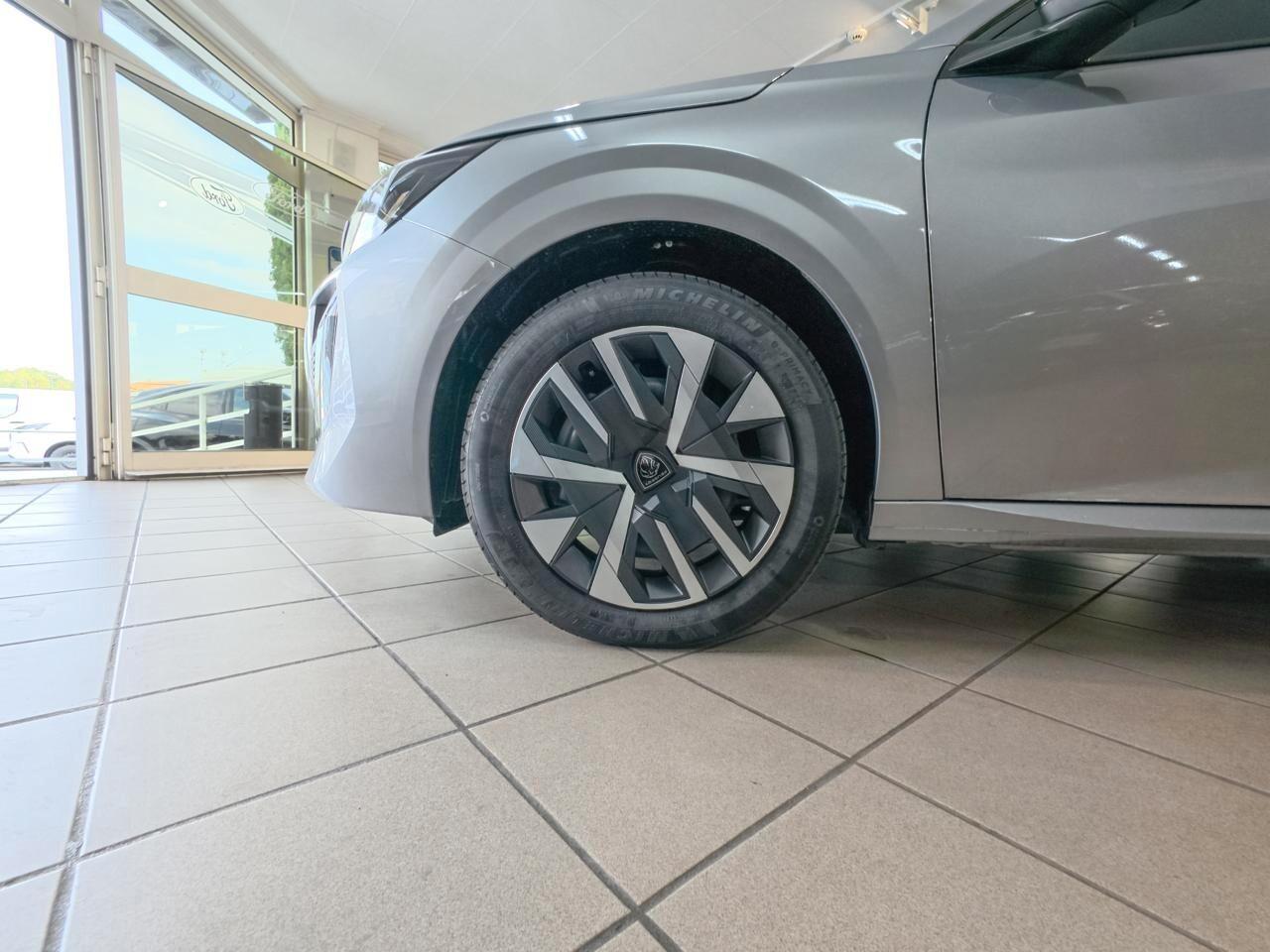 Peugeot 208 Hybrid 100 e-DCS6 Style KM 0