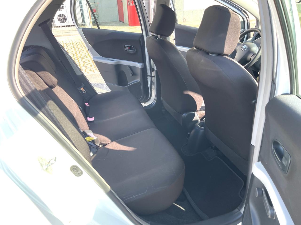 Toyota Yaris 1.0 3 porte Luxury pack