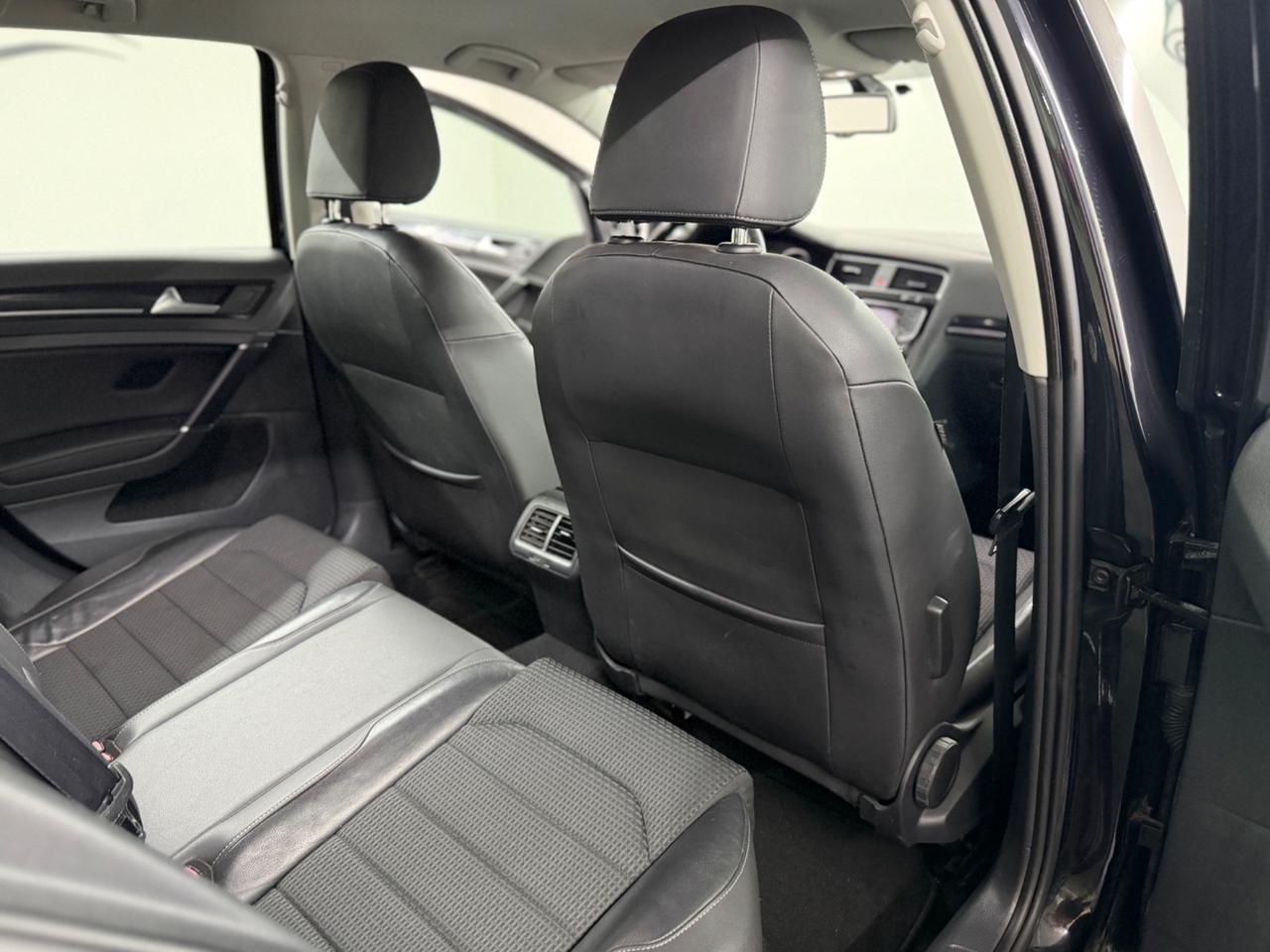 VOLKSWAGEN GOLF (anno 2013)