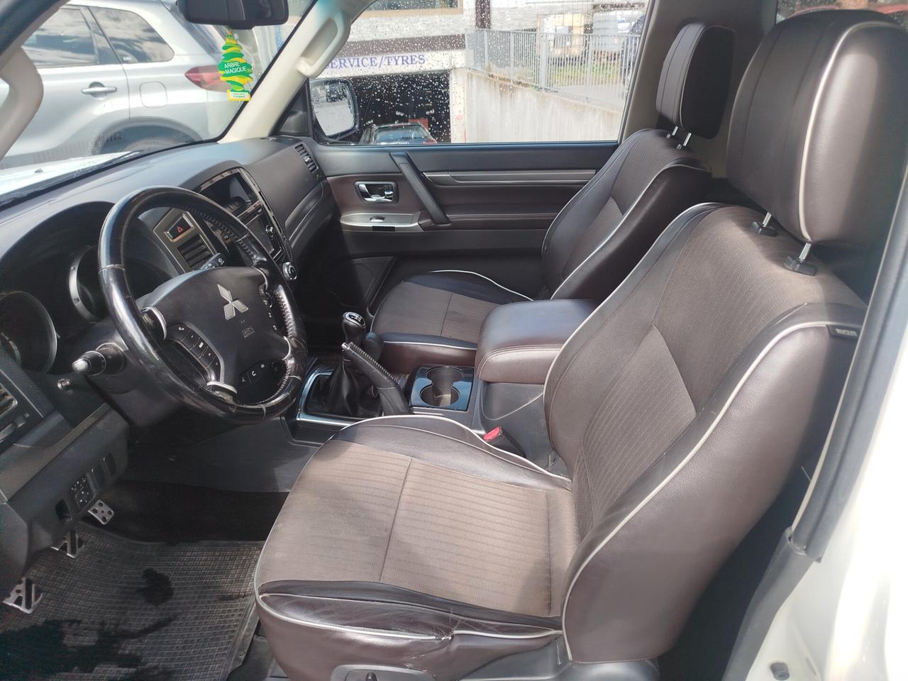 Mitsubishi Pajero 3.2 DI-D 16V MANUALE 204 CV. 3p. Intense DPF