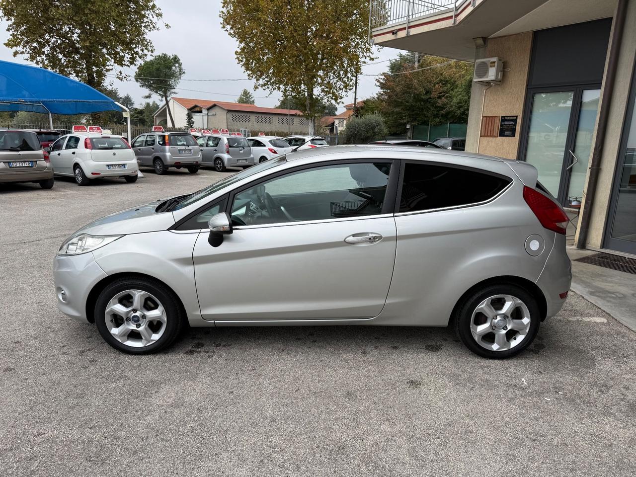 Ford Fiesta 1.4 TDCi 70CV 3 porte - Neopatentati