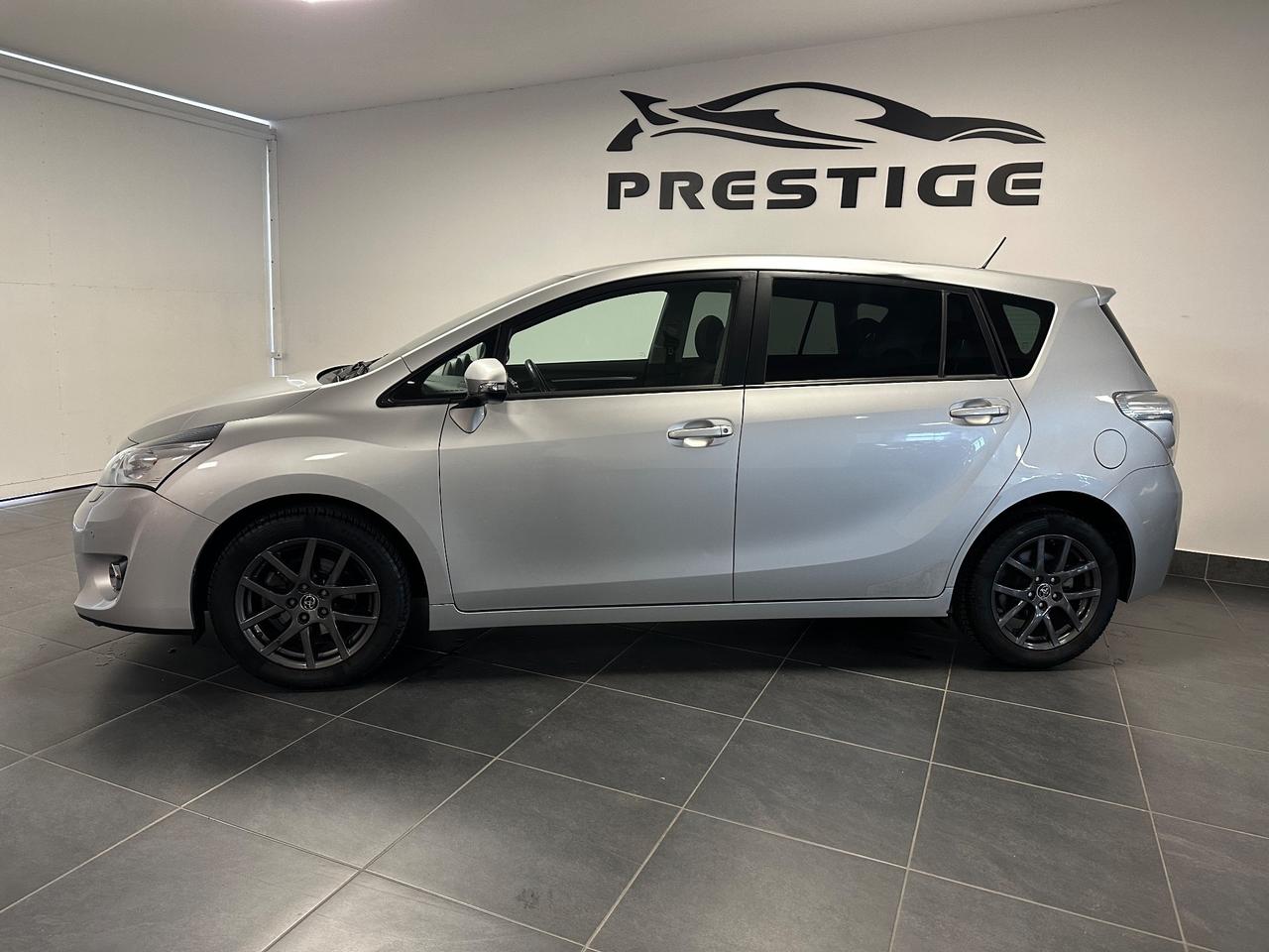 TOYOTA VERSO 1.6 D-4D 110CV GANCIO TRAINO