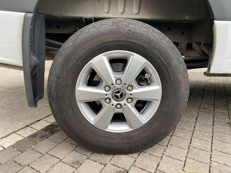 Mercedes-Benz Sprinter 319 2.0 cdi F 37/35 rwd H2 9G-tronic