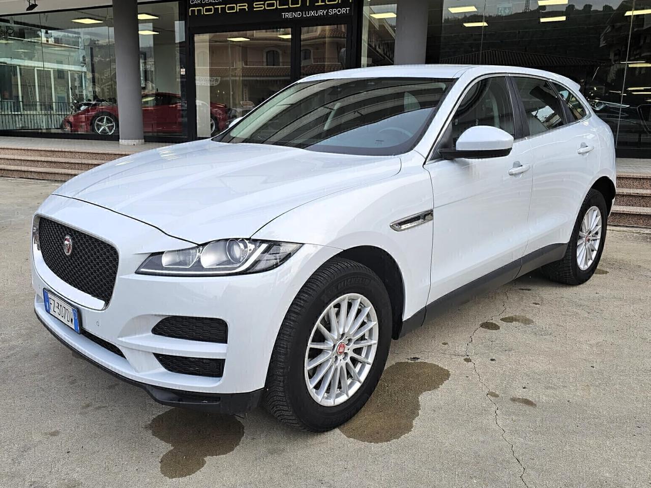 Jaguar F-Pace 2.0 D 180 CV AWD aut. Pure - Superprezzo!