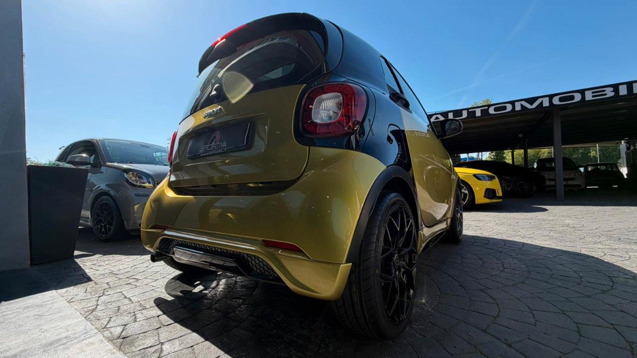 Smart fortwo coupe PROMO 275,00 EURO MENSILI BRABUS STYLE CERCHI 17 LED RETROCAMERA