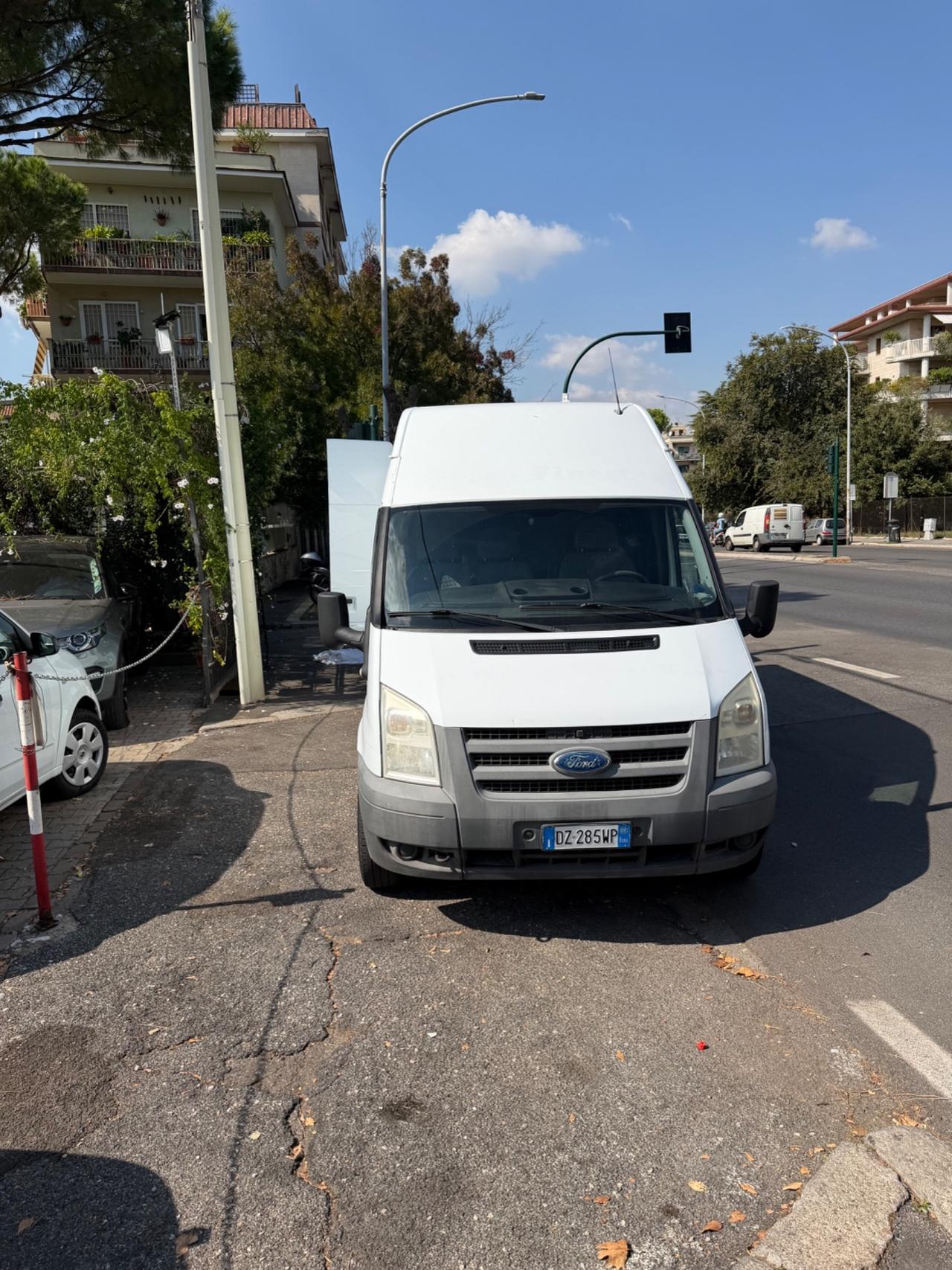 Ford Transit Courier 350l VAN 2.2.