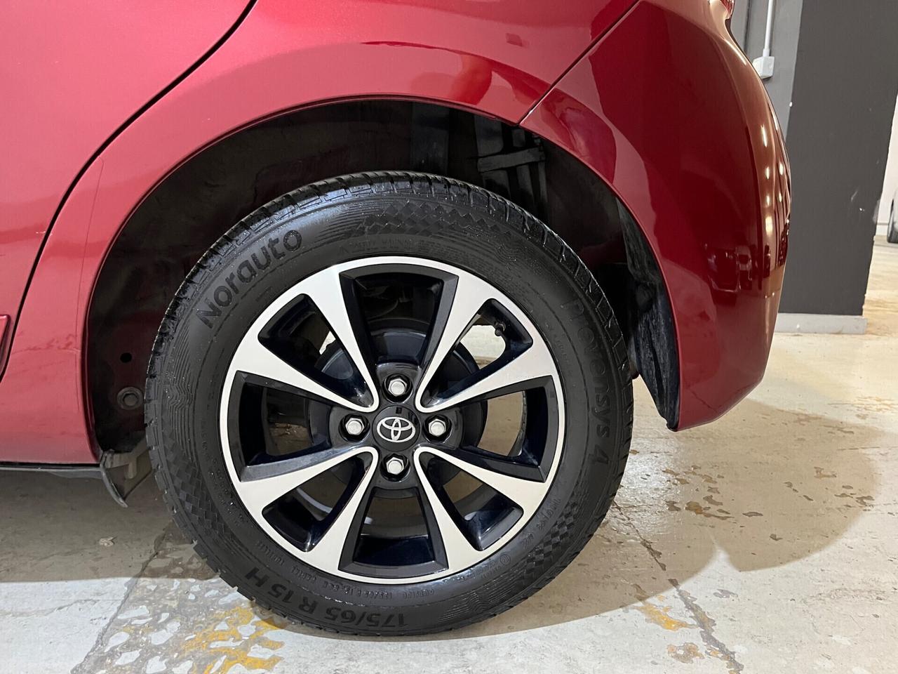 Toyota Yaris 1.0 72 CV 5 porte Active