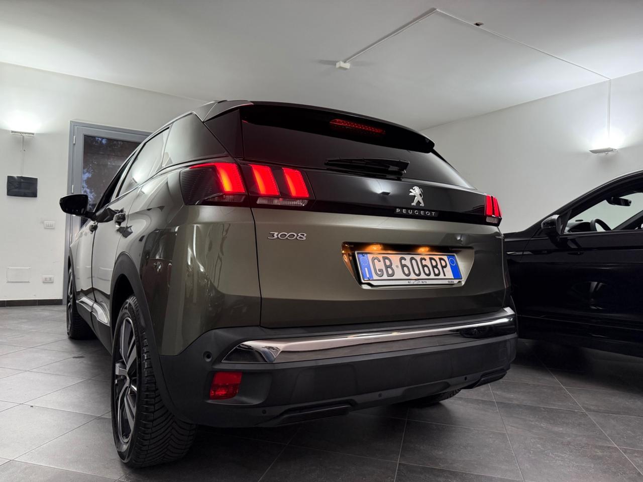 Peugeot 3008 BlueHDi 130 S&S EAT8 Allure
