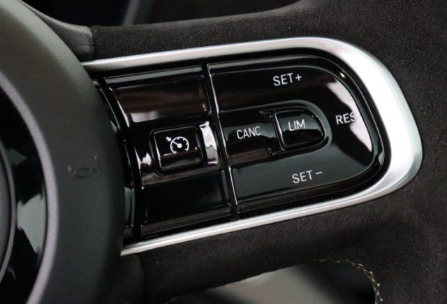 ABARTH 500e Scorpionissima JBL Premium Tetto Panoramico