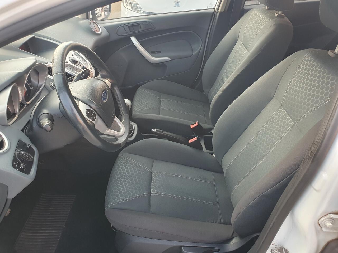 Ford Fiesta 1.4 TDCi 5p. Neopatentati manuale 2010